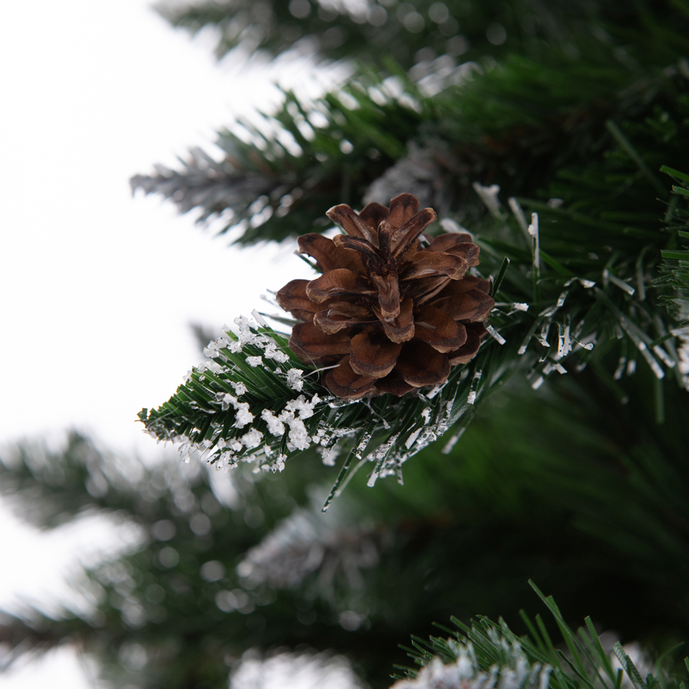 Weihnachtsbaum Bergamo - künstliche Kiefer grün gefrostet mit Brokat und Zapfen